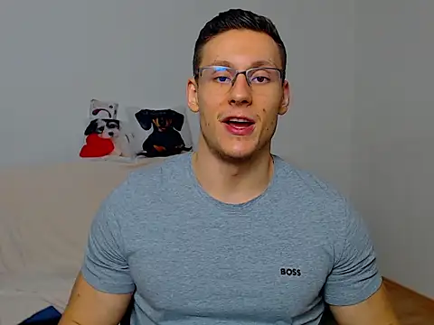 ZeinMiracles online show from September 29, 2025, 6:35 pm