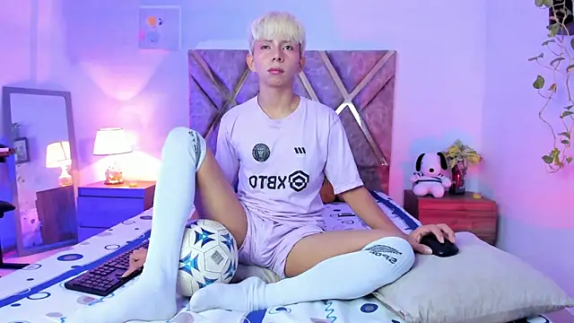 Hyunjin Son online show from March 13, 2026, 2:33 pm