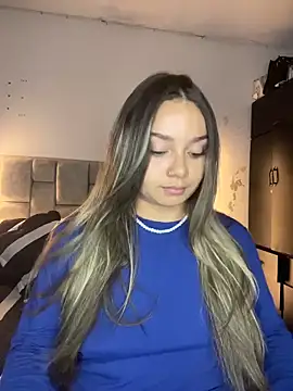 Snapshot of AnnyLopezzz_ chatting on March 9, 2026, 5:11 am AnnyLopezzz online show from March 9, 2026, 5:11 am