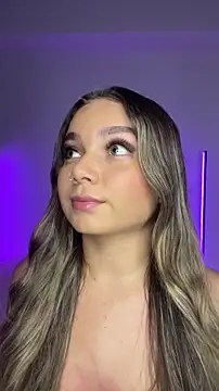 AnnyLopezzz  online show from November 18, 2025, 4:49 am