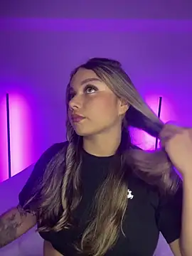 AnnyLopezzz  online show from September 12, 2025, 4:34 am