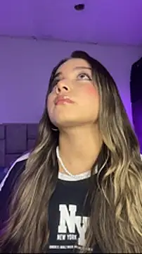 Snapshot of AnnyLopezzz_ chatting on February 14, 2026, 5:51 am AnnyLopezzz online show from February 14, 2026, 5:51 am