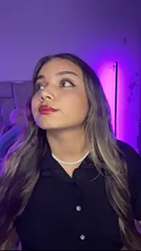 Snapshot of AnnyLopezzz_ chatting on February 13, 2026, 4:23 am AnnyLopezzz online show from February 13, 2026, 4:23 am