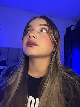 Snapshot of AnnyLopezzz_ chatting on February 26, 2026, 6:35 am AnnyLopezzz online show from February 26, 2026, 6:35 am