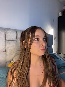 Snapshot of AnnyLopezzz_ chatting on August 9, 2026, 3:45 am AnnyLopezzz online show from August 9, 2026, 3:45 am
