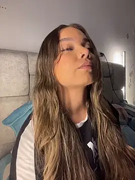 Snapshot of AnnyLopezzz_ chatting on March 24, 2026, 3:06 am AnnyLopezzz online show from March 24, 2026, 3:06 am