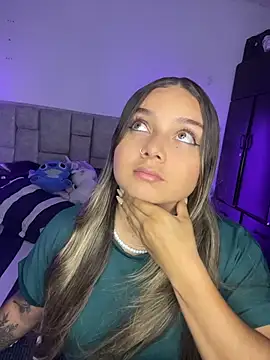 Snapshot of AnnyLopezzz_ chatting on February 28, 2026, 2:44 am AnnyLopezzz online show from February 28, 2026, 2:44 am