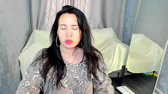 Lea shadom online show from June 13, 2026, 1:03 am