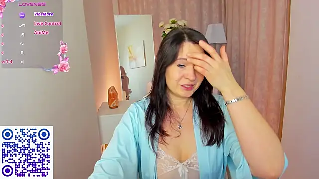 Snapshot of Lea_shadom chatting on March 19, 2026, 1:05 am Lea shadom online show from March 19, 2026, 1:05 am