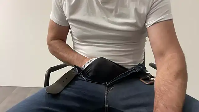 harrys74 online show from November 17, 2025, 12:09 pm