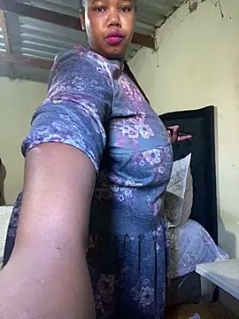 Snapshot of Curvycandy95 chatting on June 8, 2026, 6:25 am Curvycandy95 online show from June 8, 2026, 6:25 am