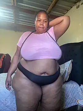 Snapshot of Curvycandy95 chatting on June 13, 2026, 1:31 pm Curvycandy95 online show from June 13, 2026, 1:31 pm