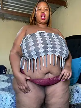 Curvycandy95 online show from July 10, 2026, 7:41 am