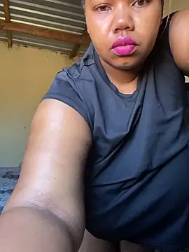 Curvycandy95 online show from July 9, 2026, 8:04 am