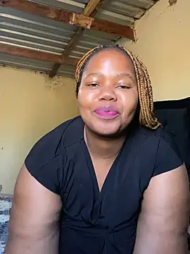Curvycandy95 online show from July 4, 2026, 8:53 am