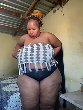 Curvycandy95 online show from July 15, 2026, 7:48 am