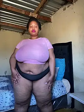 Curvycandy95 online show from July 18, 2026, 9:18 am