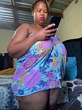Snapshot of Curvycandy95 chatting on May 30, 2026, 6:42 am Curvycandy95 online show from May 30, 2026, 6:42 am