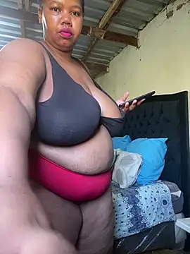 Snapshot of Curvycandy95 chatting on June 4, 2026, 6:18 am Curvycandy95 online show from June 4, 2026, 6:18 am
