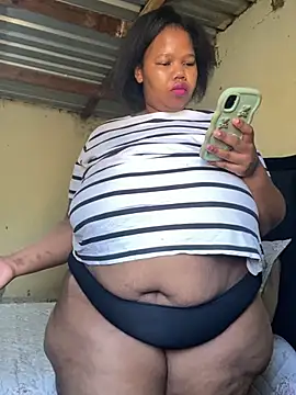 Curvycandy95 online show from July 21, 2026, 7:20 am