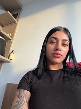 AlannaEvons online show from June 17, 2026, 10:52 pm