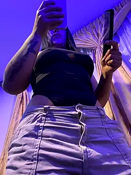 AlannaEvons online show from October 10, 2025, 11:16 pm