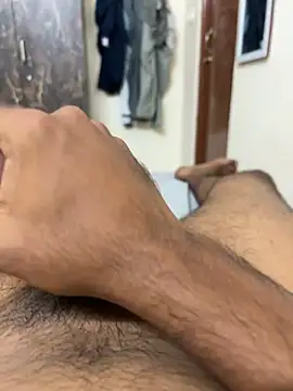 usermood2000 online show from July 7, 2026, 5:32 am