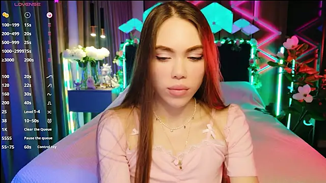 MimiFors online show from October 14, 2025, 4:51 pm