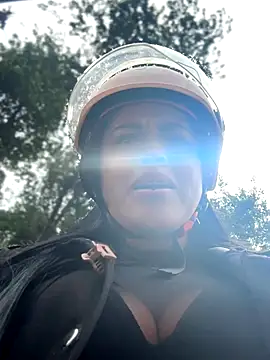 -Mia1 online show from October 21, 2025, 5:23 pm