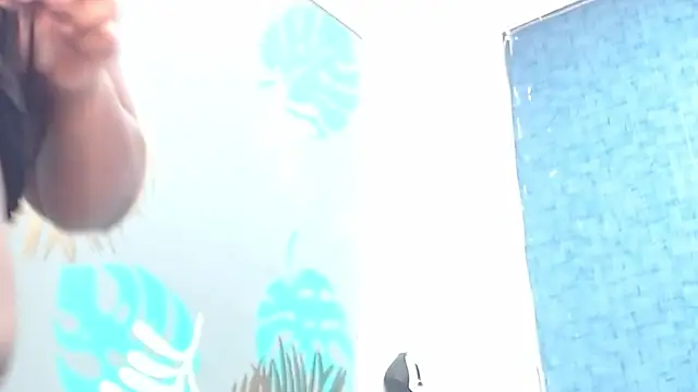 Snapshot of isabella_brown1 chatting on November 17, 2025, 11:25 am isabella brown1 online show from November 17, 2025, 11:25 am