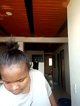 Snapshot of isabella_brown1 chatting on December 20, 2025, 5:05 pm isabella brown1 online show from December 20, 2025, 5:05 pm