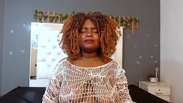 Snapshot of isabella_brown1 chatting on October 5, 2025, 11:56 am isabella brown1 online show from October 5, 2025, 11:56 am