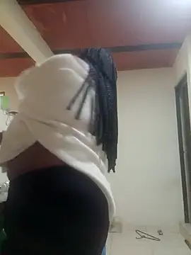 Snapshot of isabella_brown1 chatting on January 12, 2026, 1:01 am isabella brown1 online show from January 12, 2026, 1:01 am