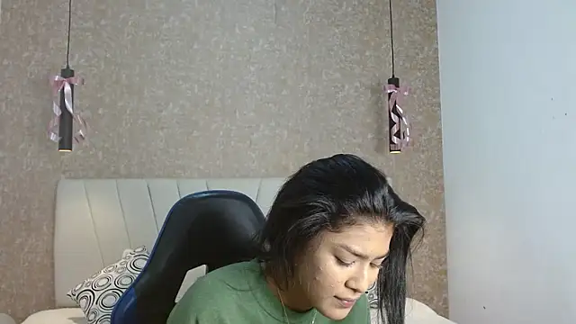 babilett online show from October 15, 2025, 11:40 am