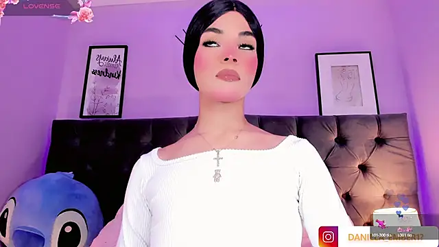 Amira Ember online show from July 25, 2026, 9:10 pm