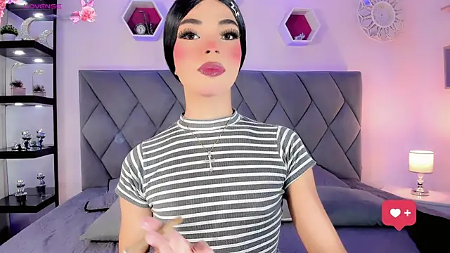Snapshot of Amira_Ember chatting on June 8, 2026, 8:31 pm Amira Ember online show from June 8, 2026, 8:31 pm