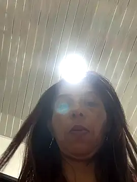 maleja23 online show from November 3, 2025, 1:22 am