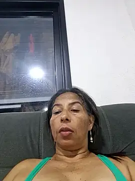 maleja23 online show from October 7, 2025, 2:01 am