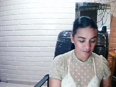 MiiaVelasquez online show from October 25, 2025, 5:17 am