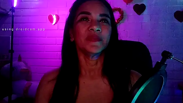 Snapshot of MiiaVelasquez chatting on February 12, 2026, 4:23 am MiiaVelasquez online show from February 12, 2026, 4:23 am