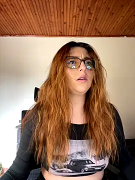 CoraVibes online show from September 30, 2025, 7:53 pm