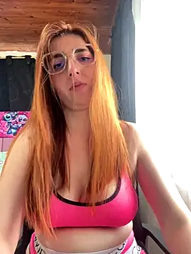 CoraVibes online show from October 21, 2025, 11:42 am