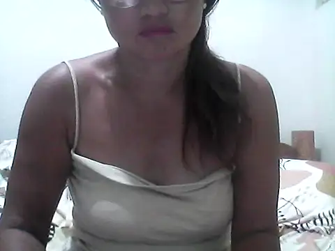 nathalie0045 online show from June 30, 2026, 10:10 pm
