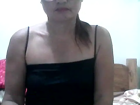 Snapshot of nathalie0045 chatting on June 14, 2026, 9:21 am nathalie0045 online show from June 14, 2026, 9:21 am