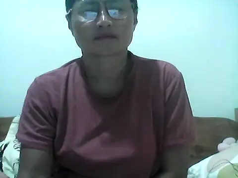 nathalie0045 online show from July 9, 2026, 9:21 am