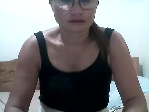 nathalie0045 online show from August 7, 2026, 11:33 pm