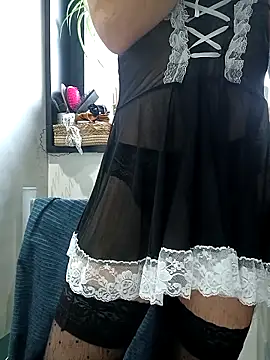 PrettyBoyNickyxh online show from November 10, 2025, 9:47 am