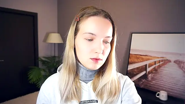 HongTomczak online show from September 20, 2025, 7:35 am