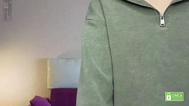 HongTomczak online show from April 24, 2026, 7:54 am