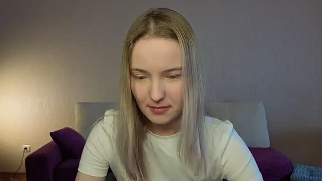 HongTomczak online show from May 1, 2026, 7:46 am